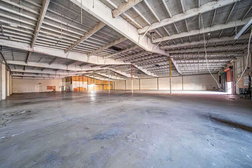 More Photos Of 12828 S Broadway, Los Angeles Warehouse For Sale
