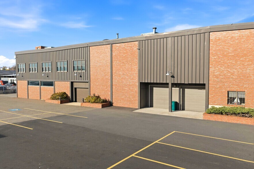 More Photos Of 229 Marginal St, Chelsea Research And Development For Lease