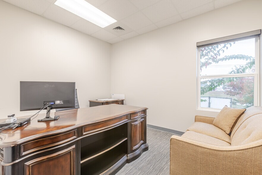 More Photos Of 4184 Dobys Bridge Rd, Fort Mill Office For Lease