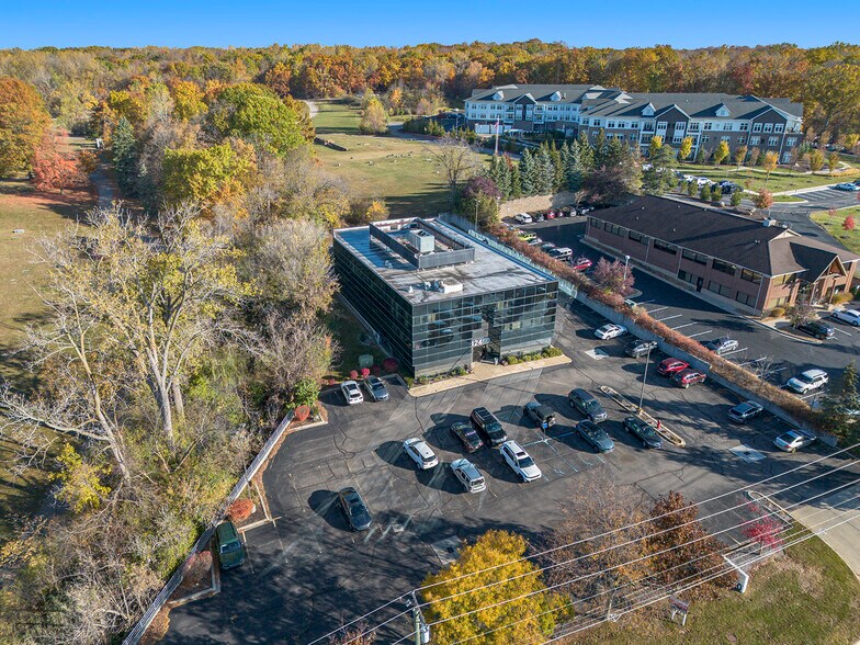 More Photos Of 42450 W 12 Mile Rd, Novi Medical For Lease