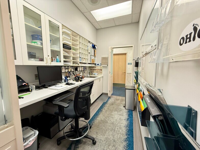 More Photos Of 1725 Western Ave, Findlay Medical For Sale