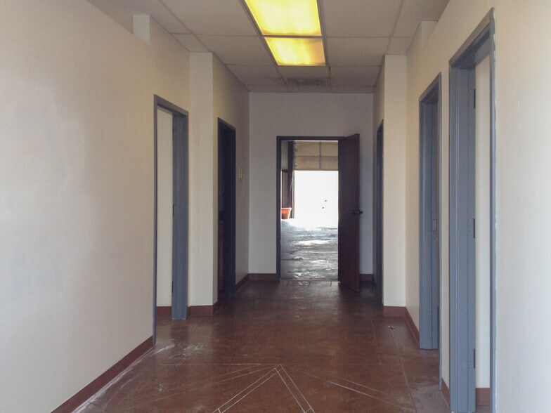 More Photos Of 1565 N 166th East Ave, Tulsa Service For Lease
