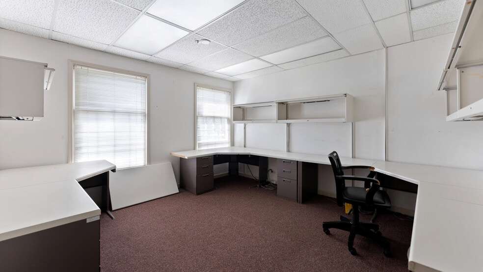 More Photos Of 672 Highway 202, Bridgewater Office For Lease