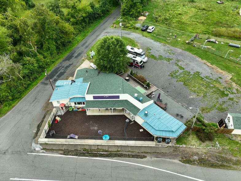 More Photos Of 12167 Lee Hwy, Sperryville Veterinarian Kennel For Sale