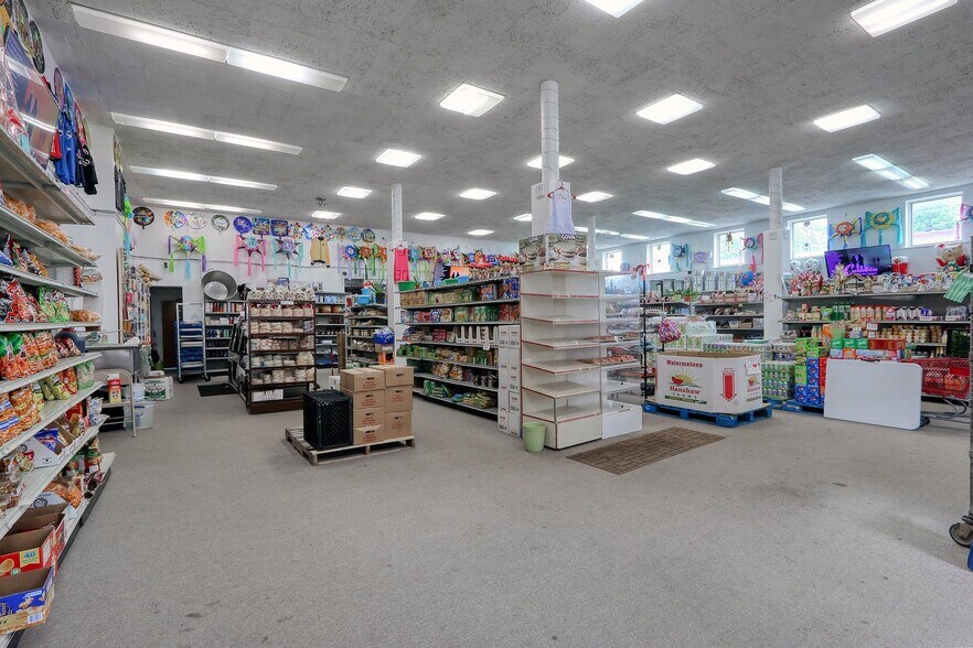 More Photos Of 59 N Main St, Liberty Loft Creative Space For Sale