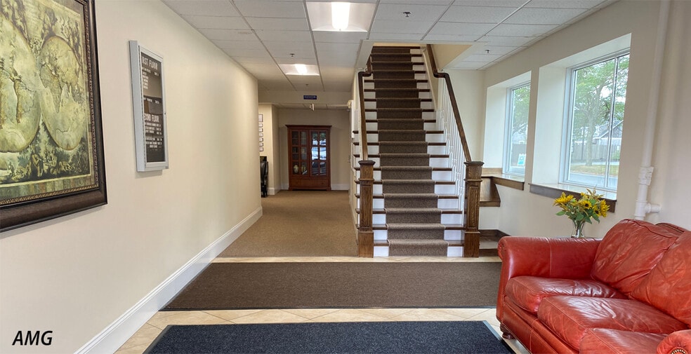 More Photos Of 540 Main St, Hyannis General Retail For Sale