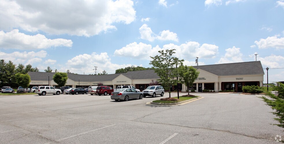 More Photos Of 1008 Hutton Ln, High Point Office For Lease