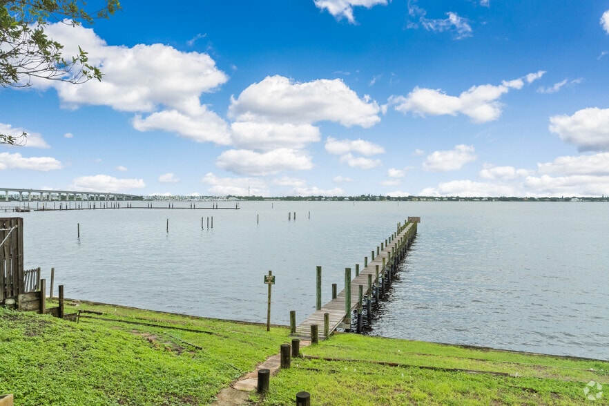 More Photos Of 15 SE Seminole St, Stuart Multifamily For Sale