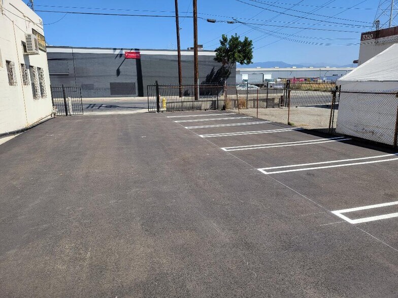More Photos Of 3310 Leonis Blvd, Los Angeles Warehouse For Lease