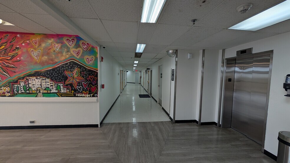 More Photos Of 1221 N Cotton St, El Paso Hospital For Lease