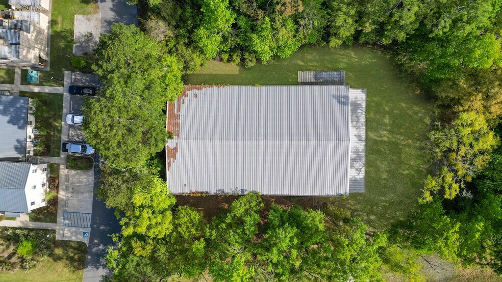 More Photos Of 140 Bay Pines Rd, Beaufort Warehouse For Lease