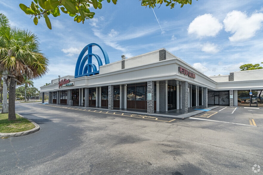 More Photos Of 2901 W Oakland Park Blvd, Lauderdale Lakes Unknown For Lease