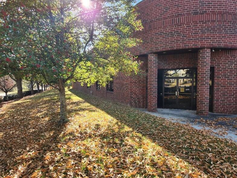 More Photos Of 750 Imperial Ct, Charlotte Distribution For Sale