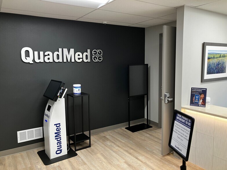 More Photos Of 1305 Chestnut St, West Bend Medical For Lease