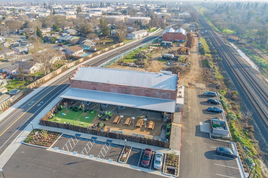 More Photos Of 9699 Railroad St, Elk Grove Restaurant For Lease