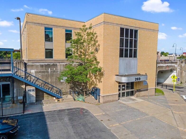 More Photos Of 269 W Jefferson St, Syracuse Office For Lease