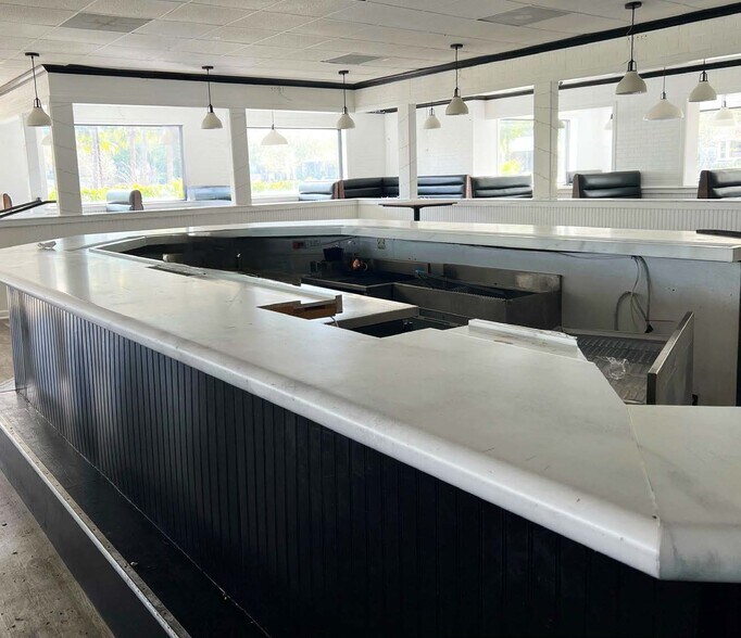 More Photos Of 12103 Collegiate Way, Orlando Restaurant For Lease