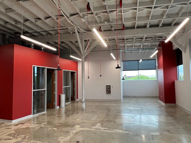 More Photos Of 2721 Cesar Chavez Blvd, Fresno Office For Lease