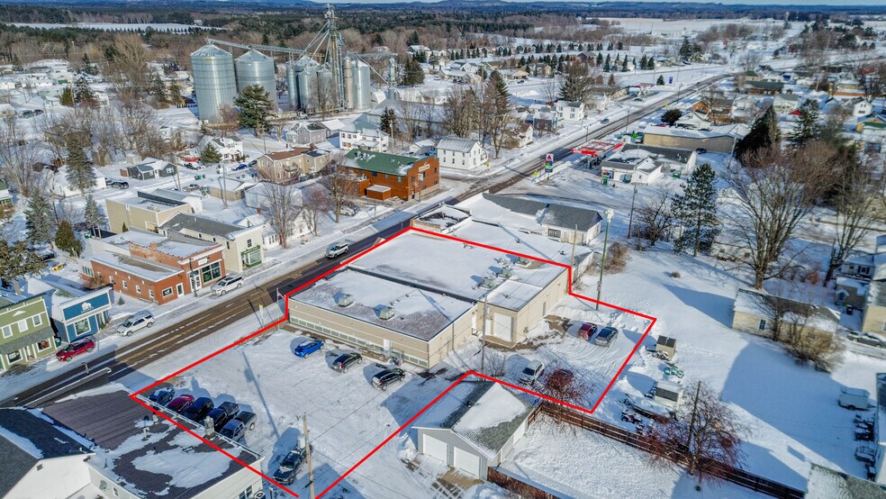 More Photos Of 122 E Lincoln Ave, Fall Creek Office For Sale