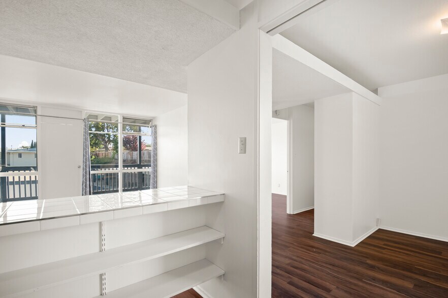 More Photos Of 1775 Marco Polo Way, Burlingame Apartments For Sale