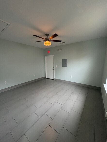 More Photos Of 276 E Pine St, Ponchatoula Office For Sale