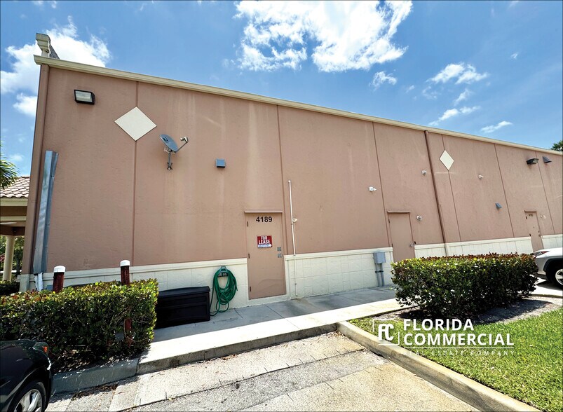 More Photos Of 4189-4257 SW High Meadows Ave, Palm City Office For Lease