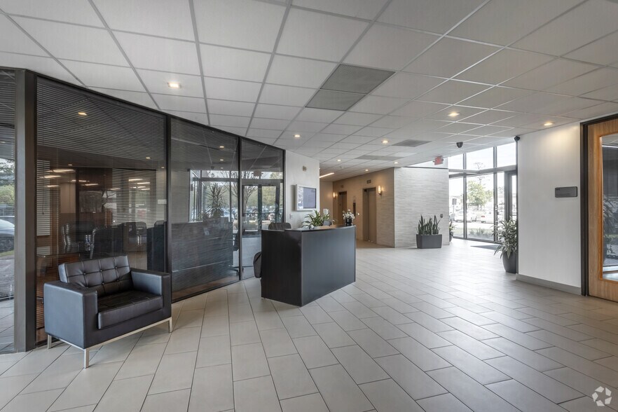 More Photos Of 14505 Torrey Chase Blvd, Houston Office For Lease