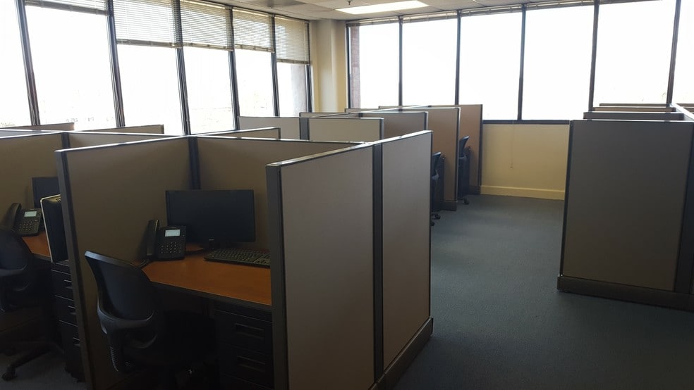 More Photos Of 1800 Roswell Rd, Marietta Serviced Offices For Lease