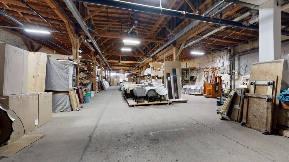 More Photos Of 1741 W Saint Paul Ave, Milwaukee Flex For Sale