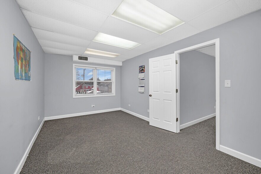 More Photos Of 3S340 Rockwell St, Warrenville Manufacturing For Lease