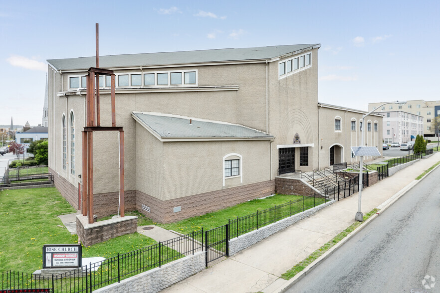 Primary Photo Of 400 Main St, East Orange Religious Facility For Sale