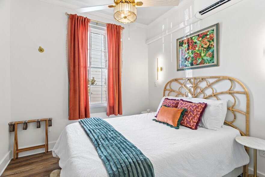 More Photos Of 782 Water St, Biloxi Office For Sale