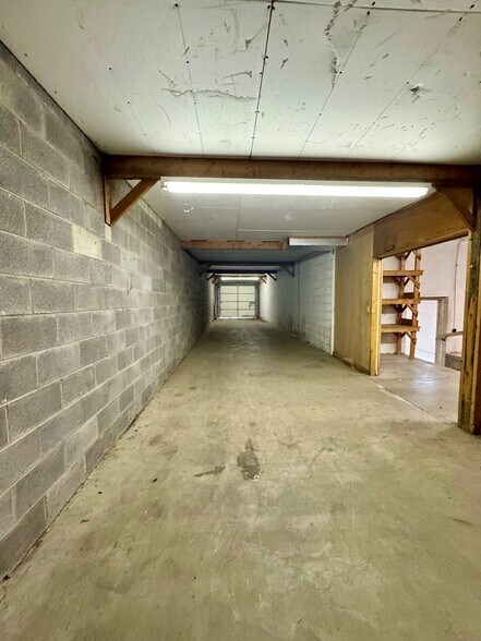 More Photos Of 868 State Route 3 and 12, Hinton Flex For Sale