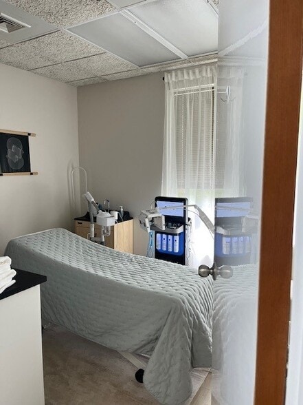 More Photos Of 101 Bradford Rd, Wexford Medical For Lease