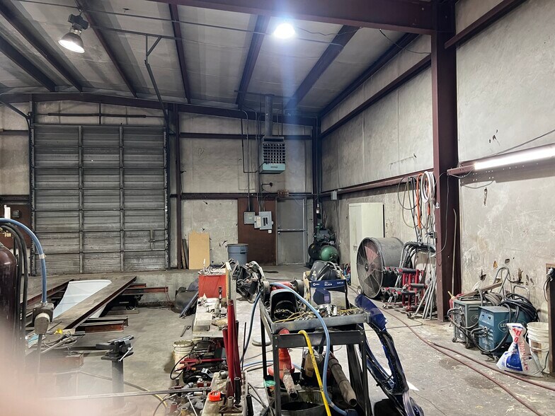 More Photos Of 2885 E Admiral Pl, Tulsa Auto Repair For Lease