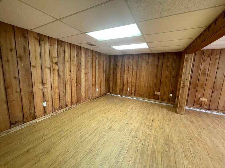 More Photos Of 12 Plains Rd, Essex Warehouse For Lease