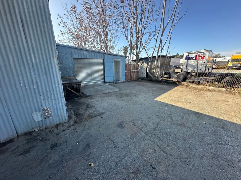 More Photos Of 456 S I St, San Bernardino Warehouse For Sale