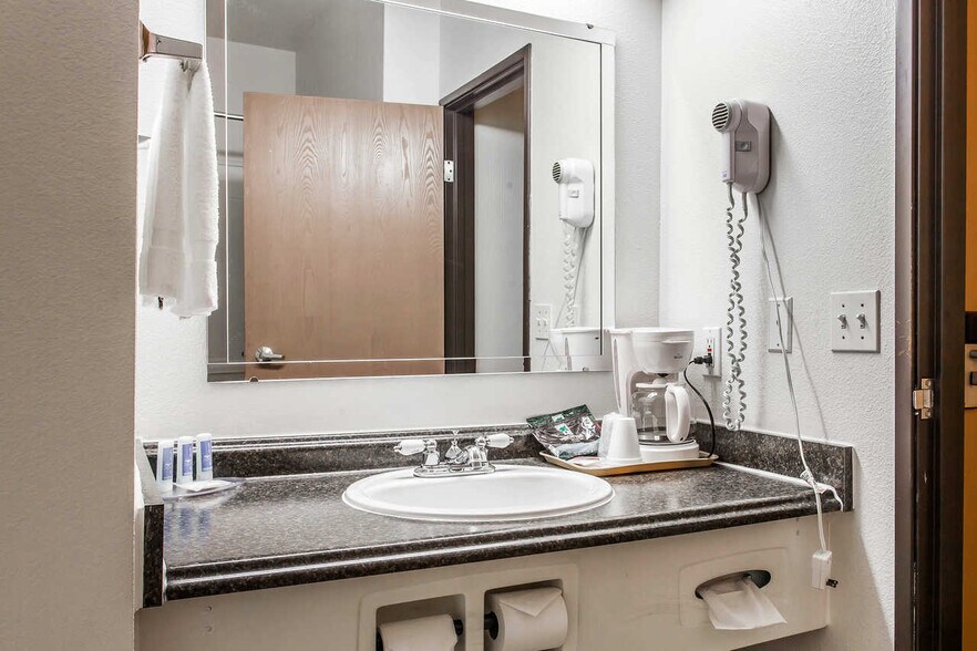 More Photos Of 3710 Meridian St, Bellingham Hospitality For Sale