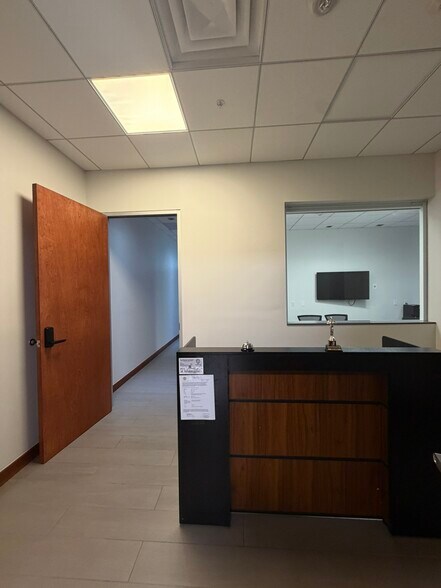 More Photos Of 1600 Ponce De Leon Blvd, Coral Gables Office For Lease