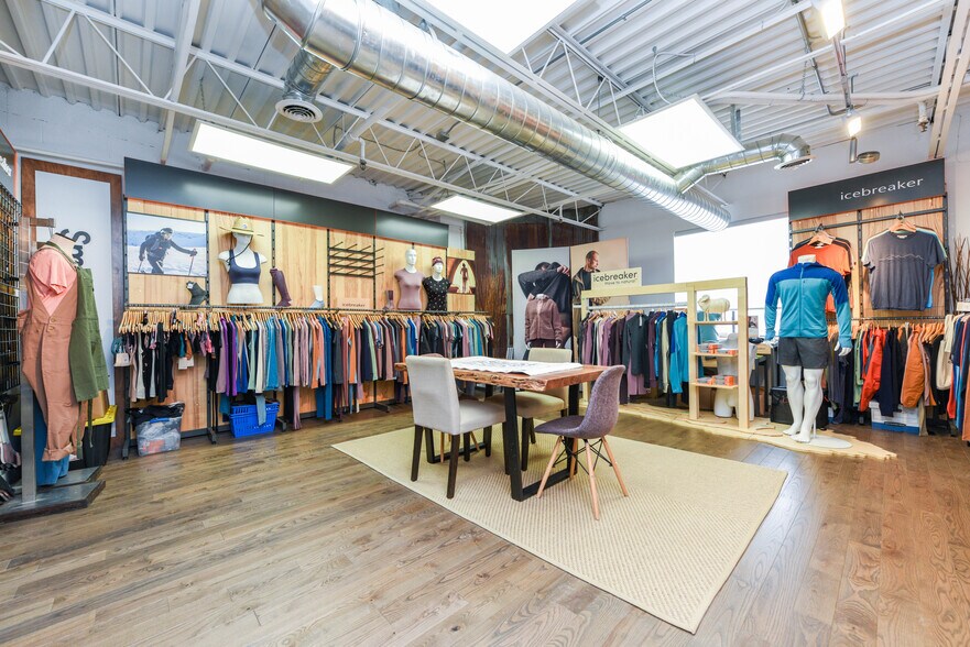 More Photos Of 750 Oakdale Rd, Toronto Light Distribution For Sale