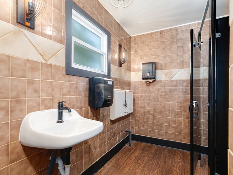 More Photos Of 2973 N Il Route 71, Ottawa Restaurant For Sale