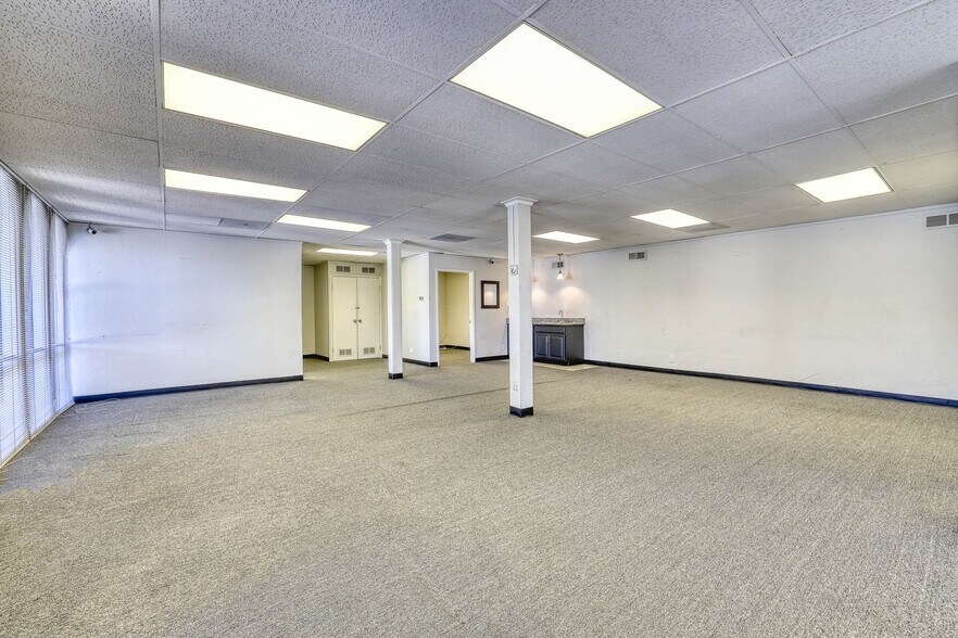 More Photos Of 17772 Irvine Blvd, Tustin Office For Lease