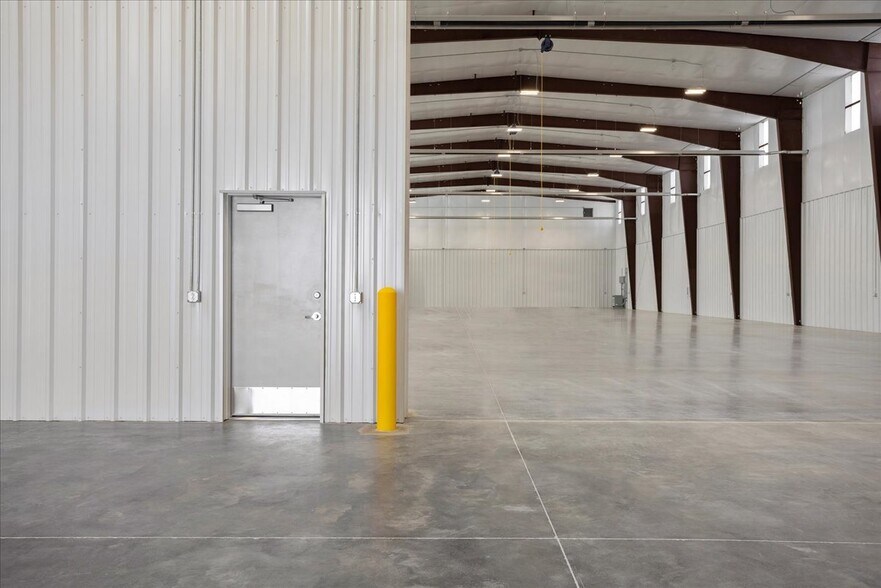 More Photos Of Mckinney Drive, Cheyenne Manufacturing For Lease