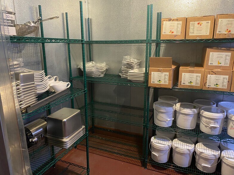 More Photos Of 1320 Main St, Saint Helena Storefront For Lease