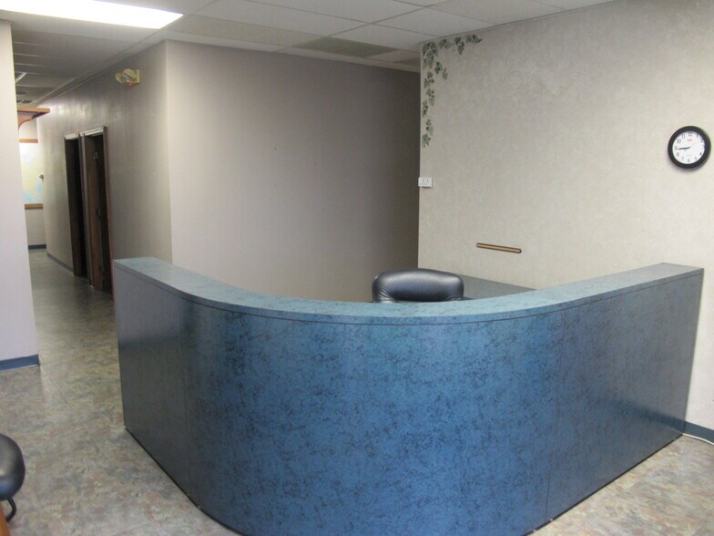 More Photos Of 3003 E Chestnut Expy, Springfield Office For Sale