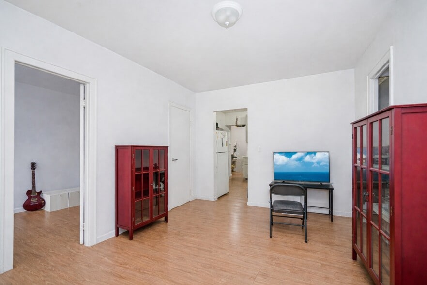 More Photos Of 174 Avenue O, Brooklyn Storefront Retail Residential For Sale