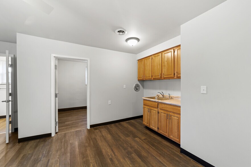More Photos Of 1105 2nd Ave, Akron Apartments For Sale