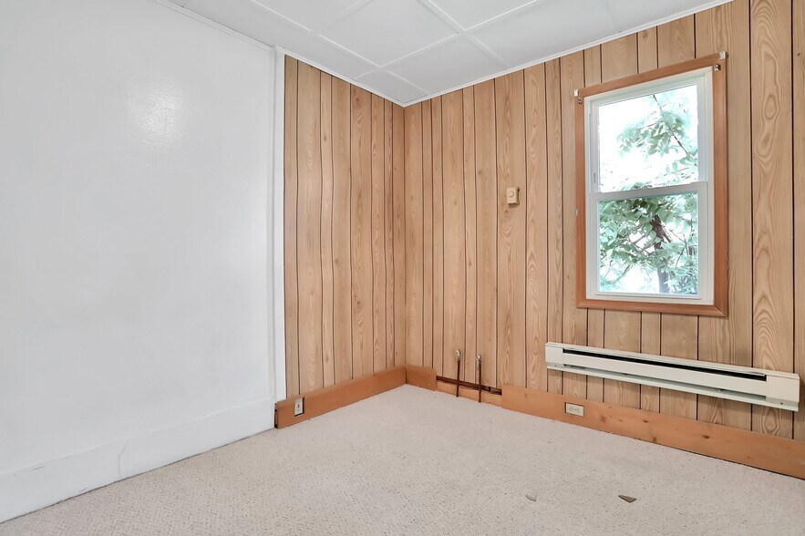 More Photos Of 9604 S Congress St, New Market Office For Sale