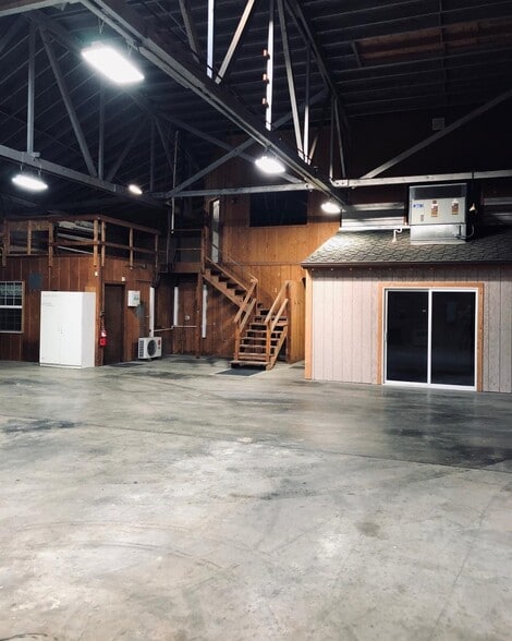 More Photos Of 112 S Main St, Lodi Warehouse For Lease