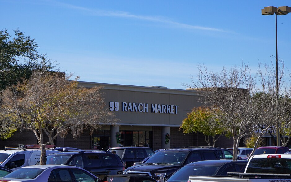 More Photos Of 3414-3650 Highway 6, Sugar Land Unknown For Lease